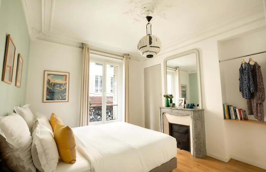 Edgar Suites Martyrs - Lebas-1